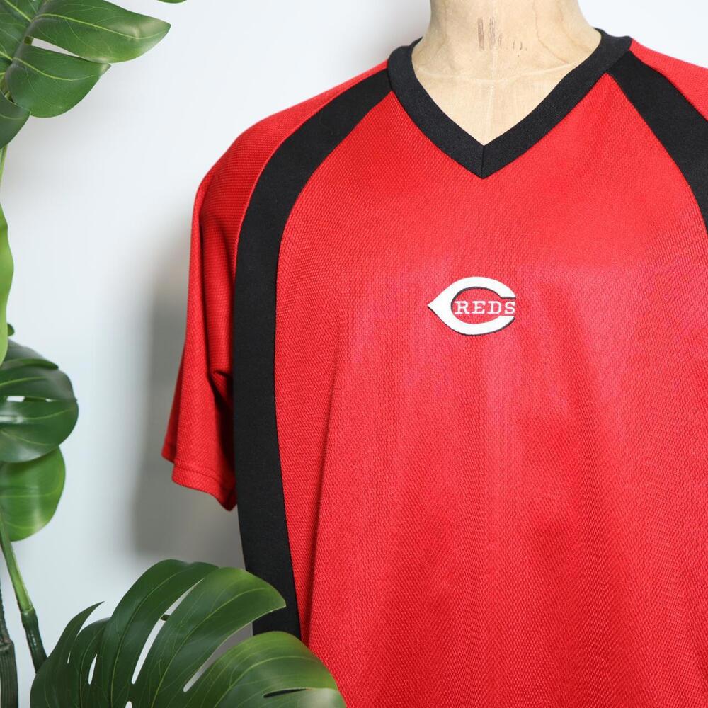 MLB Men's Red and Black Tshirt